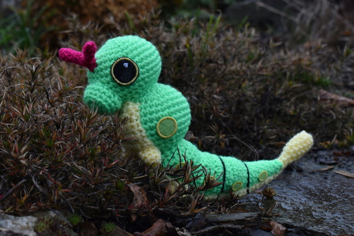 Caterpie Raupy Crochet 9GAG