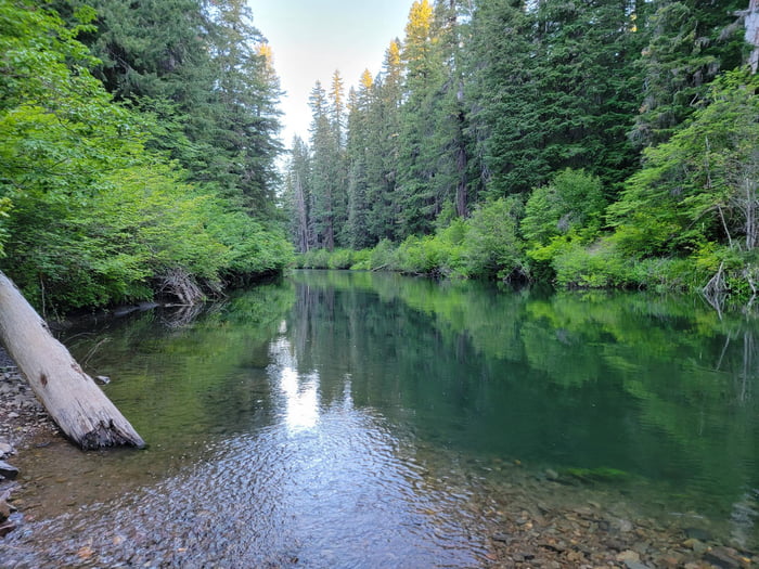 Rouge River, OR (4000 x 3000 OC) 9GAG