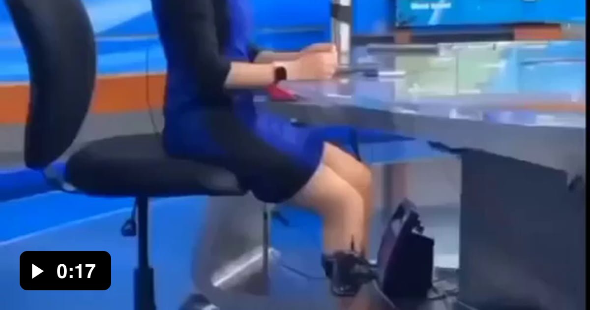 стул для диктора. ева лонгория в прямом эфире. дом ларисы вербицкой. прозрачный стол у ведущей. телеведущих под столом.