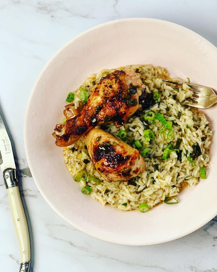 Honey-Jalapeño baked chicken legs with buttery rice - 9GAG