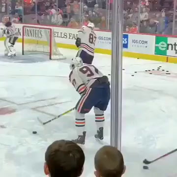 connor mcdavid stickhandling