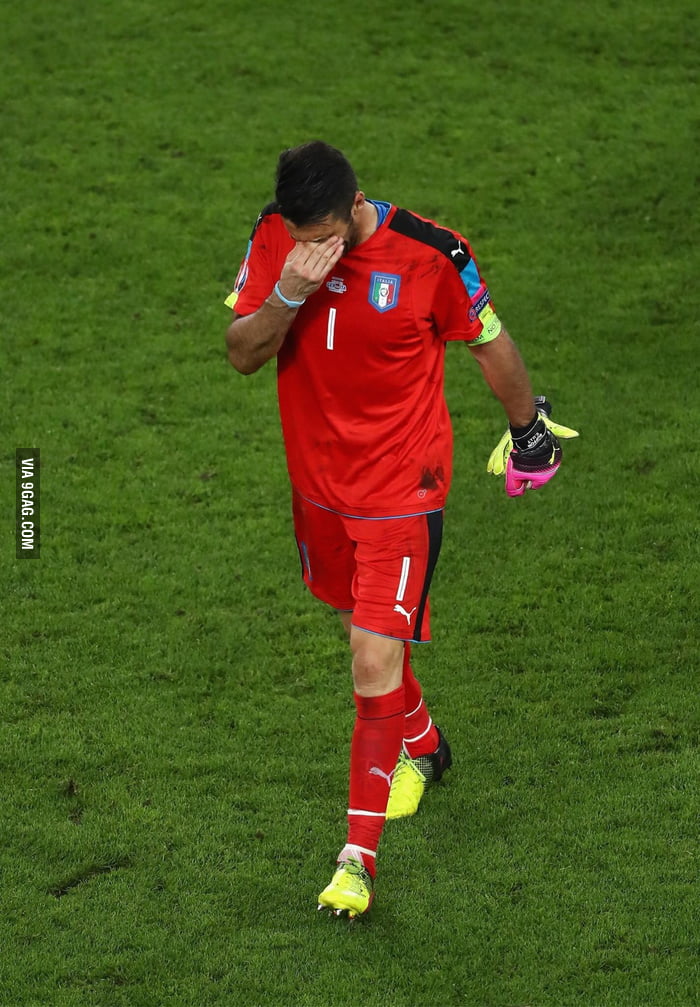 Seeing This Man Cry Hurts My Heartim German 9gag - 