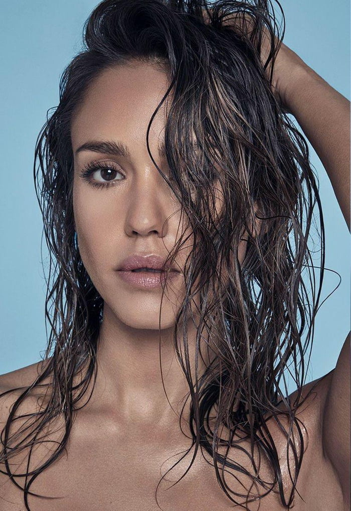 Jessica Alba wet hair - 9GAG