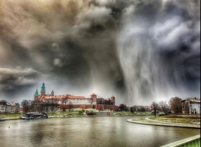 In my City (Kraków) in 15 minutes went from snow to rain and... sun. I took photo with my