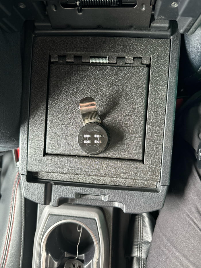 Dealership sold me a car with a locked console safe 9GAG