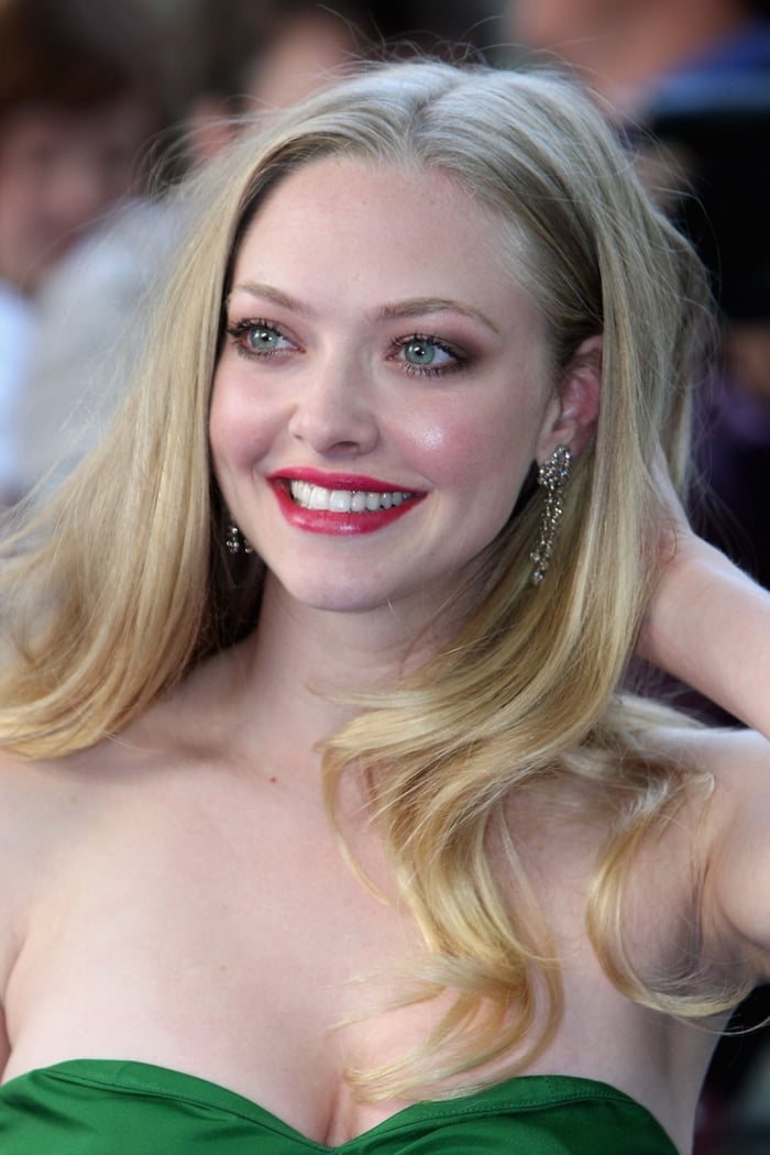 Amanda Seyfried (2008) - 9GAG