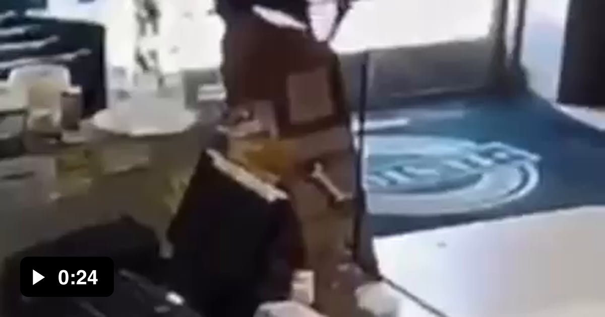 Just another day at the gas station - 9GAG