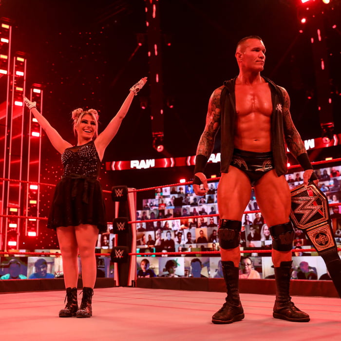 Alexa Bliss & Randy Orton 9GAG