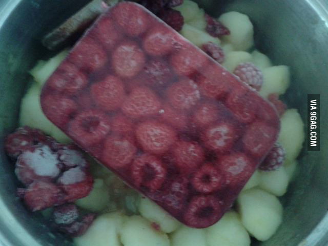 This block of frozen raspberries looks like a photo - 9GAG