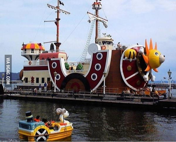 Japan: A 1:1 Replica of the Thousand sunny...and the small Going Merry ...