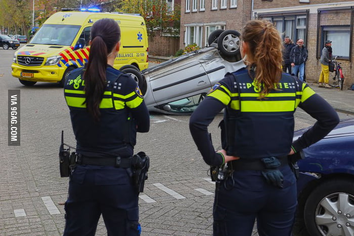 Dutch police ... Camera found a great angle :D - 9GAG