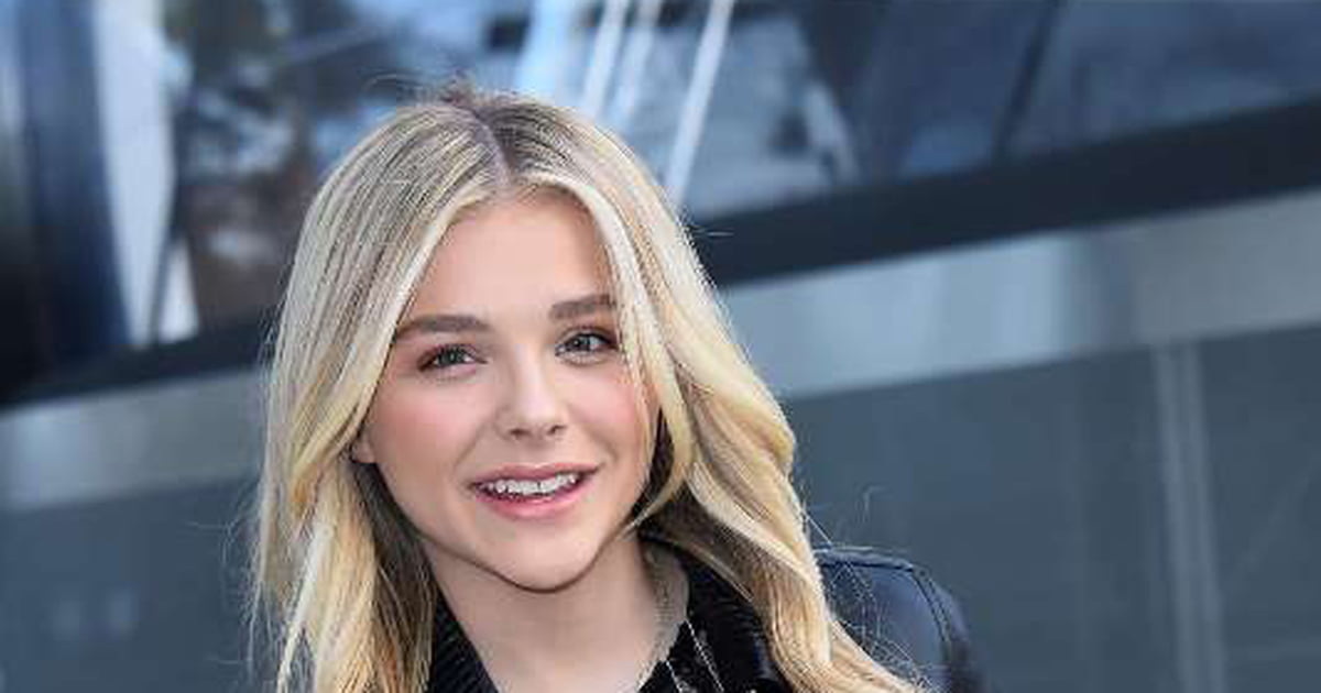 Chloe Moretz 2015 Louis Vuitton Fashion Show In Paris - 9gag