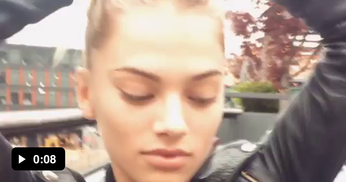Ur rubbing one out on the bus when you catch her staring like dis. WYD?