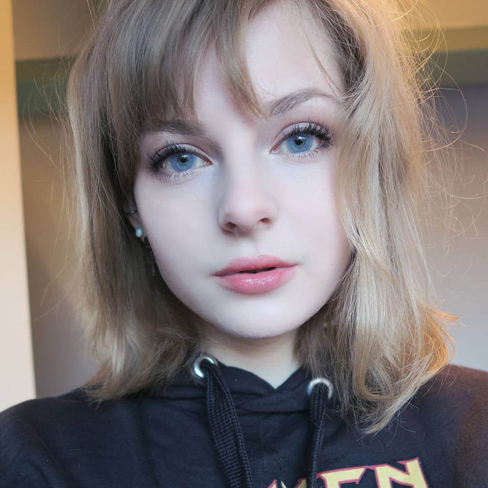 Ella Freya closeup. - 9GAG