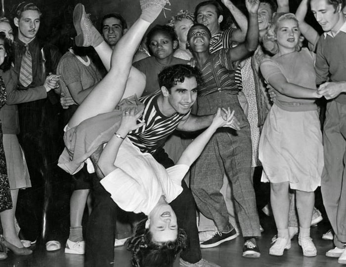 Young couple swing dancing in the 1940s. - 9GAG