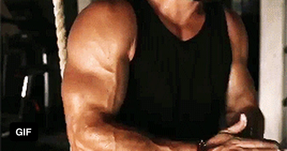 Chris Hemsworth… a fine specimen of a man 9GAG