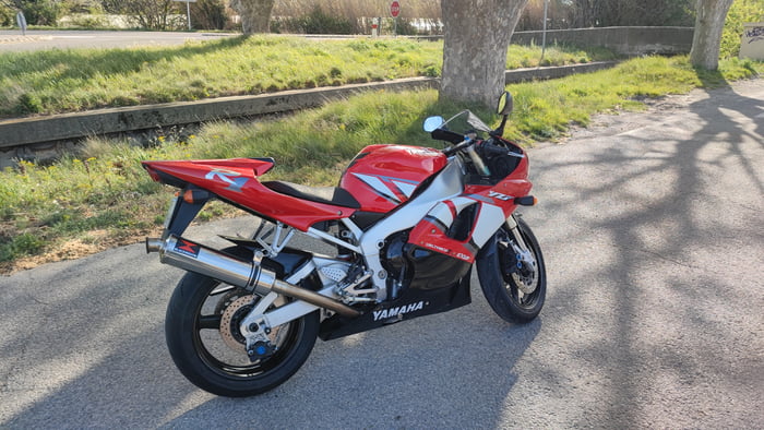 2001' R1 I made it a fork preparation for track use - 9GAG