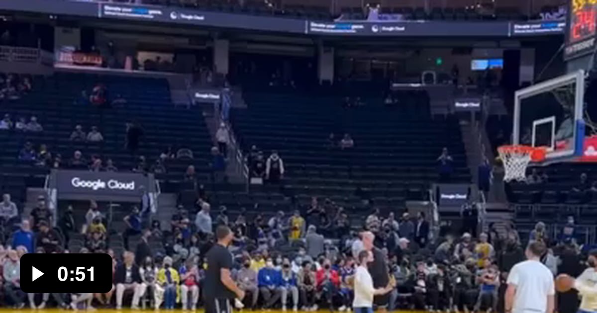 Steph shooting around before the game - 9GAG