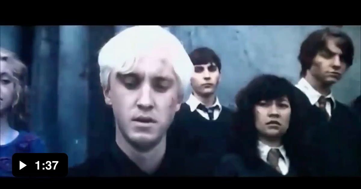 Voldemort hug’s Draco awkwardly - 9GAG