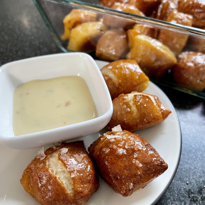 Homemade Pretzel Bites and Queso Dip 9GAG