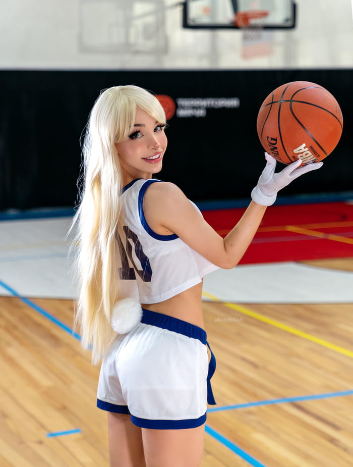 Lola Bunny cosplay by alicedelish - 9GAG