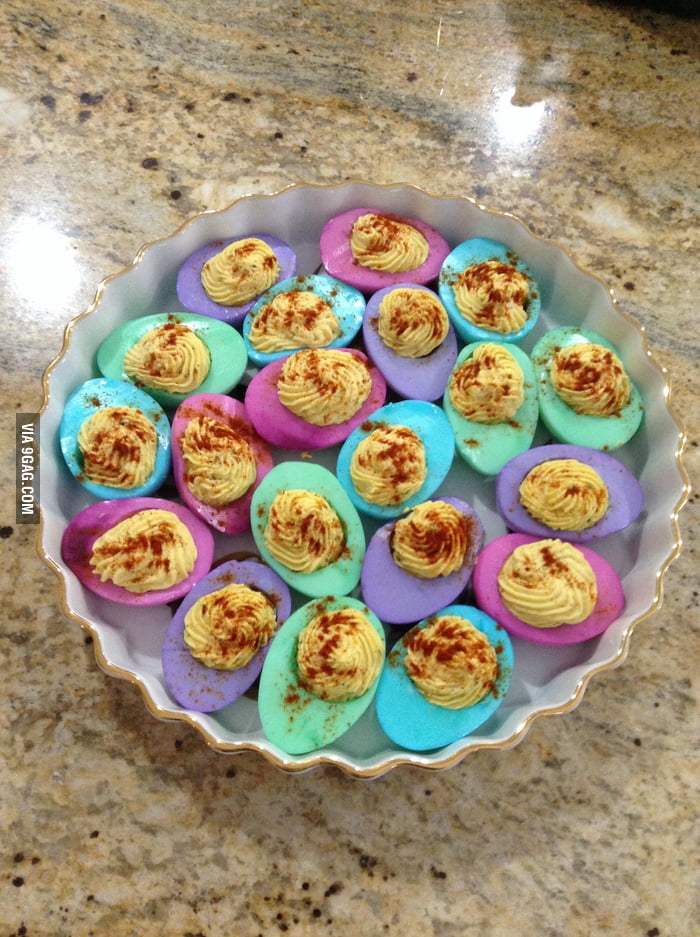 The Easter deviled eggs I made for a family potluck - 9GAG