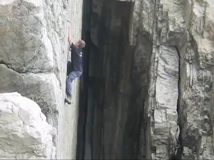 The Risks of Free Climbing 9GAG