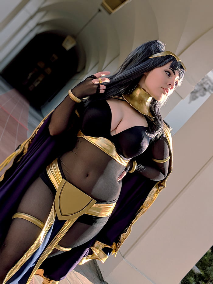 Italienerin Vollbusige Cosplay Doppelter