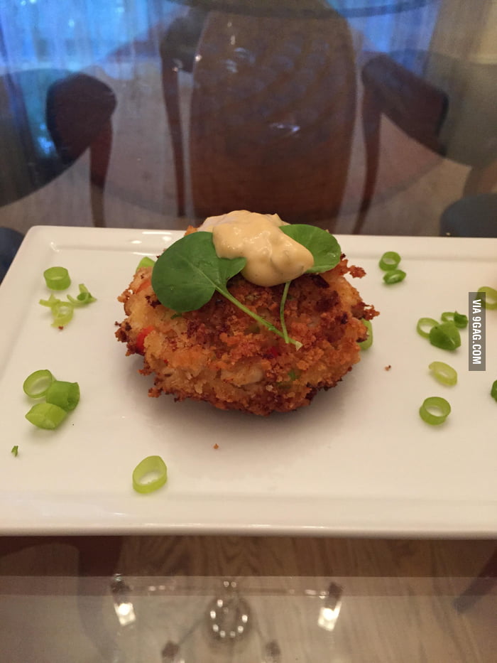 Lump crab cake with chipotle tartar sauce 9GAG