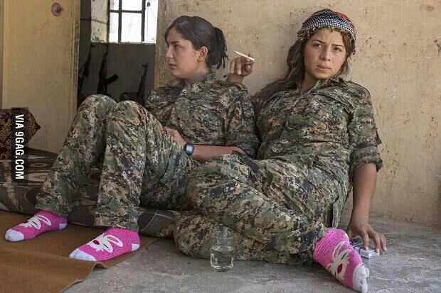 This Kurdish Ypj Fighter With Pink Socks Are Killing Isis Terrorist Daily Badass Level Over 9000 Twitterkurds 9gag