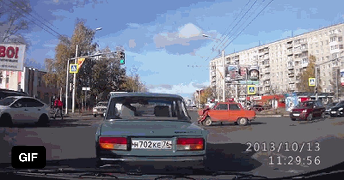 Just your normal Russian intersection - 9GAG