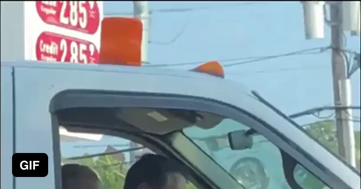Guy gets caught sucking his girls feet