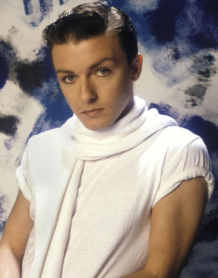 Comedian Ricky Gervais In The 1980s 9gag 7702