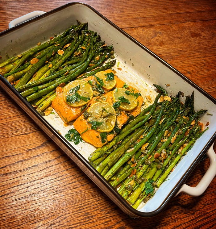 Baked Lemon, Garlic, & Dill Steelhead Trout With Roasted Asparagus ...