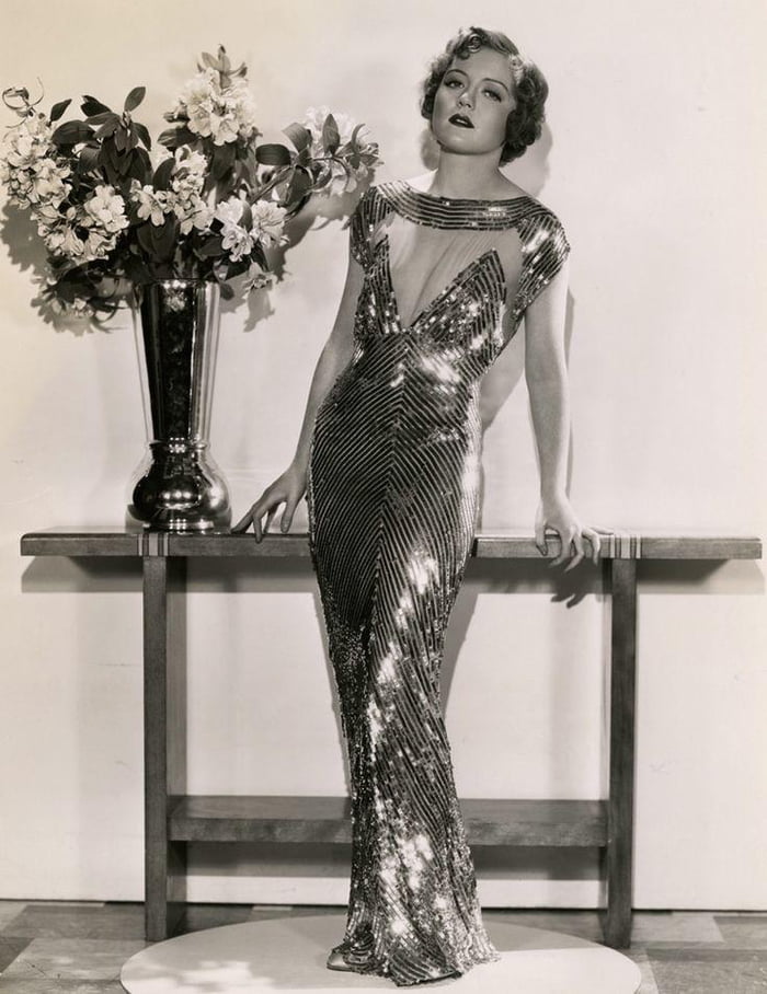 Portia and Scarlett's Golden Era Glamour: A Mermaid Silhouette for Unforgettable Nights