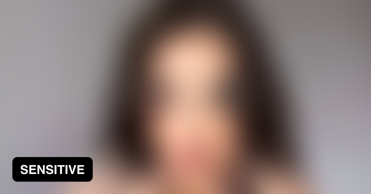 Gotta love a pretty face and a large rack - 9GAG