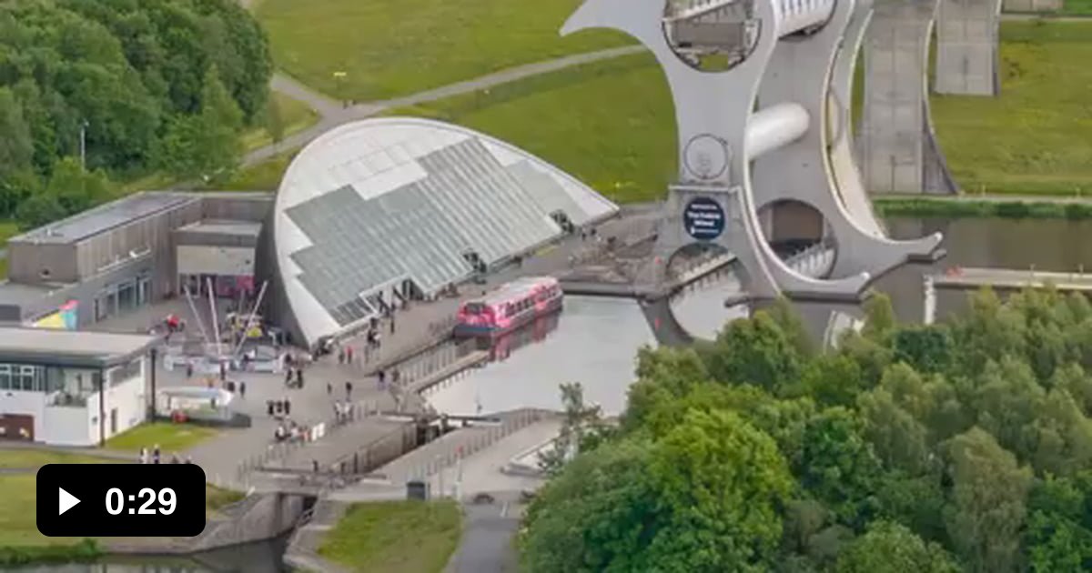 Boat lift (The Falkirk Wheel in Scotland) - 9GAG