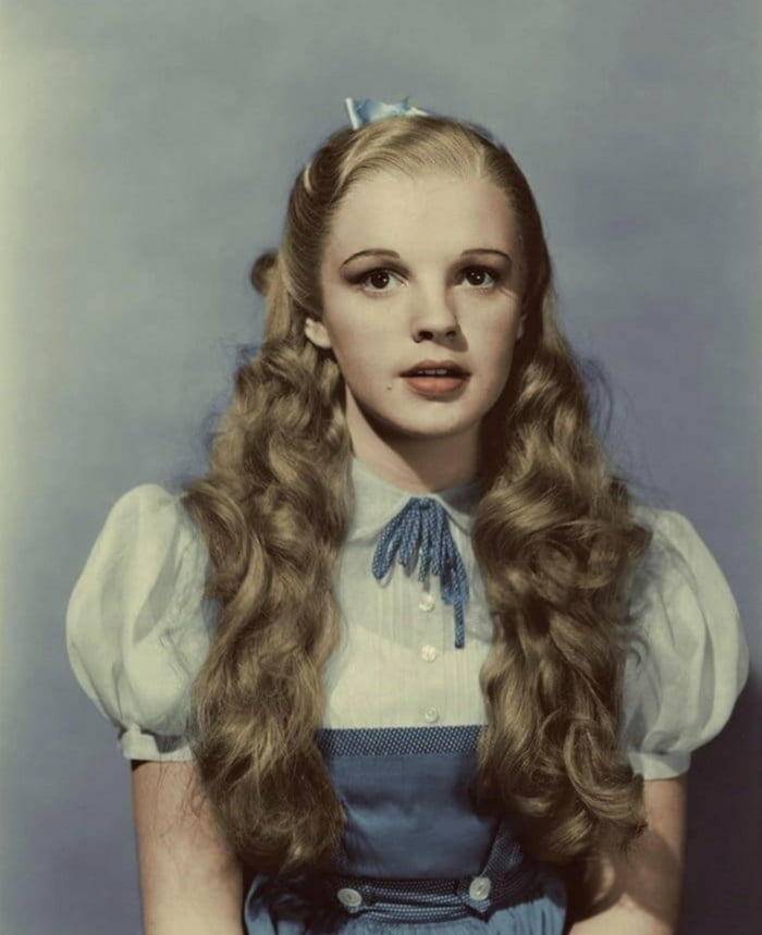 Judy Garland (1939) - 9GAG