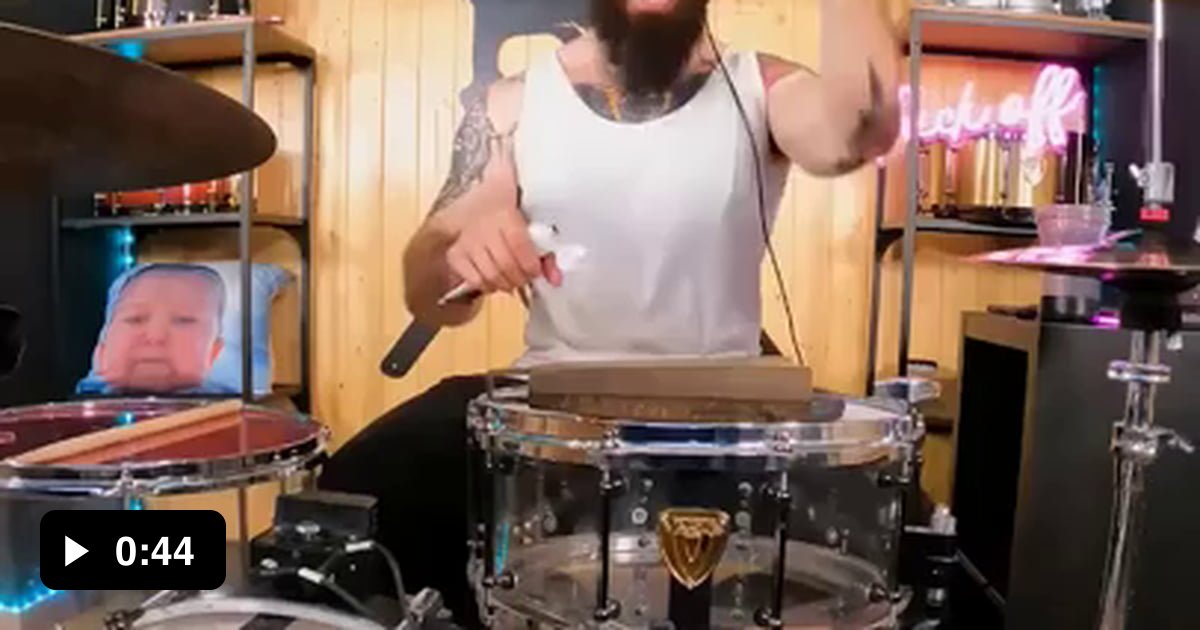 Garrido, or Estepario Siberiano plays drums one handed while brushing his teeth 9GAG
