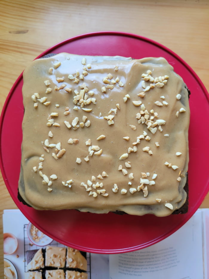 Chocolate Peanut Butter Cake with Peanut Butter Glaze and Flaky Salt 9GAG