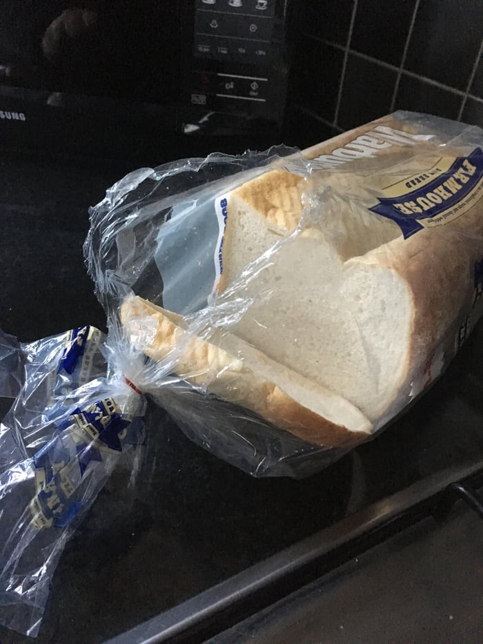 Who opens bread like this – I LOVE FUNNY THINGS
