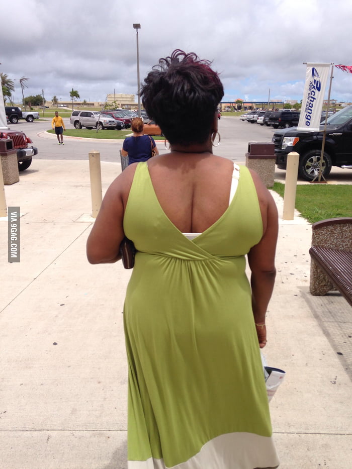 this-woman-s-head-is-on-backwards-9gag