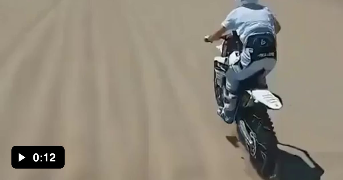 Riding in sand That's awesome! - 9GAG