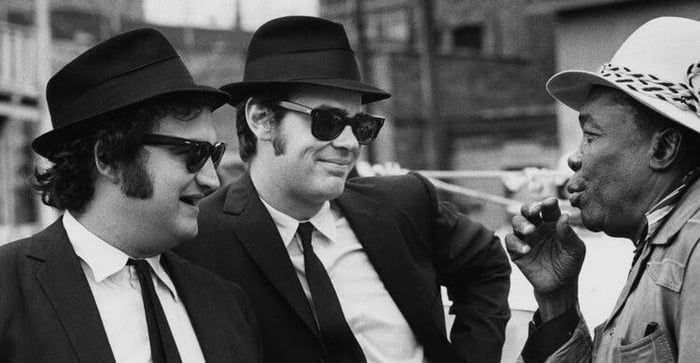 John Belushi Dan Aykroyd John Lee Hooker On The Blues Brothers Set 1980 9gag