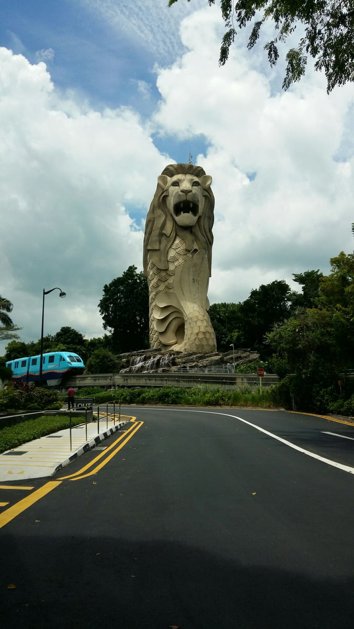 Merlion, Singapore's national animal/icon. What's your country's national  animal - 9GAG