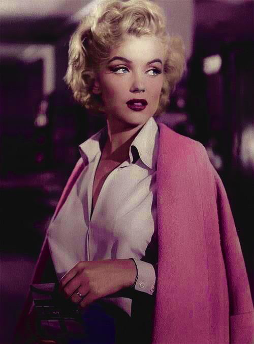 Marilyn Monroe in a pink coat, 1950s - 9GAG