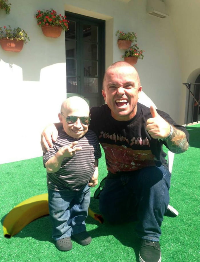 Verne Troyer & Jason Acuña (AKA Wee Man from Jackass) 9GAG