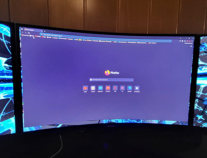 I got 3 curved 2560x1440 screens and made a wide screen wirh nvidia ...