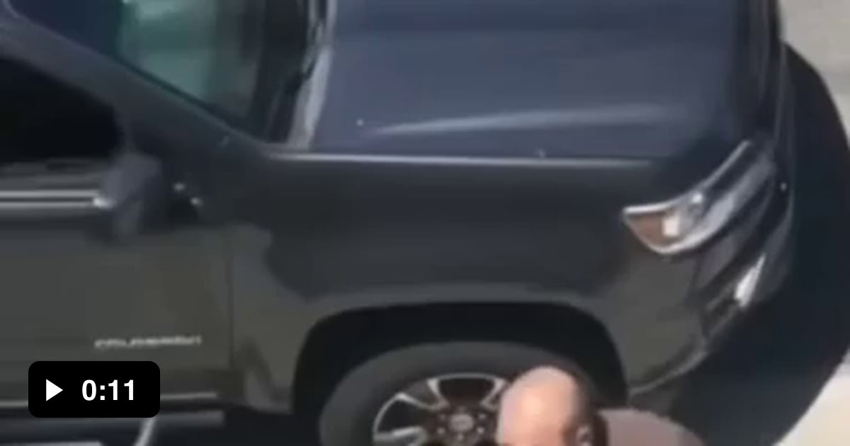 Delivery driver caught throwing package 9GAG