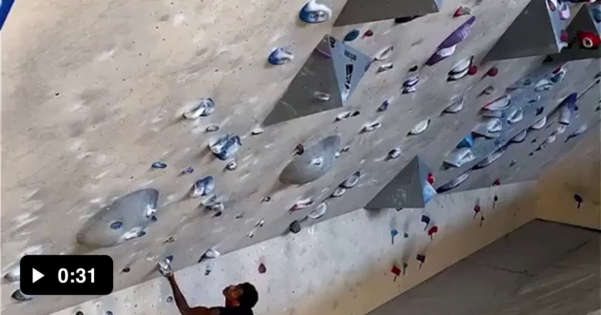 Pro climber displays incredible upper body strength 9GAG